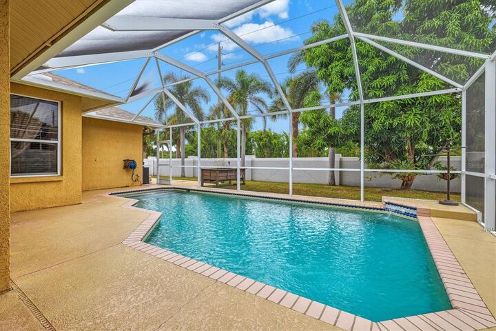 Property Photo:  7350 Deer Crossing Court  FL 34240 