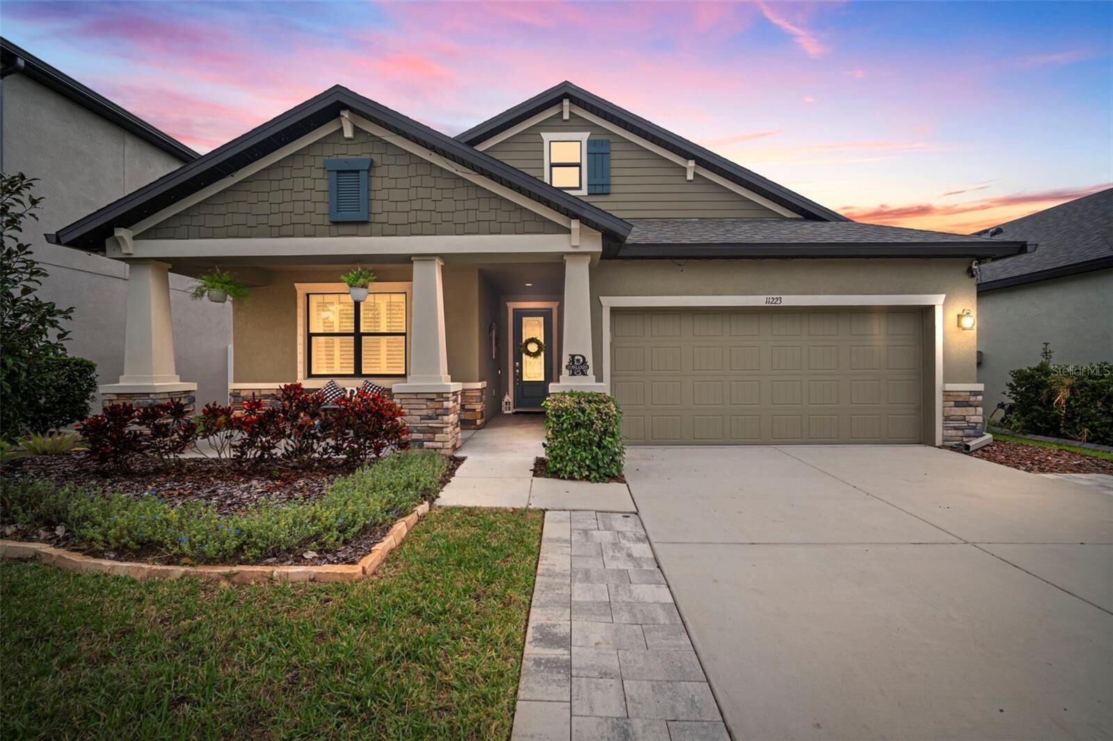 Property Photo:  11223 Paddock Manor Avenue  FL 33569 