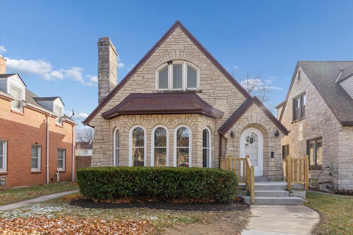 Property Photo: 5707 W Brooklyn Pl WI 53216