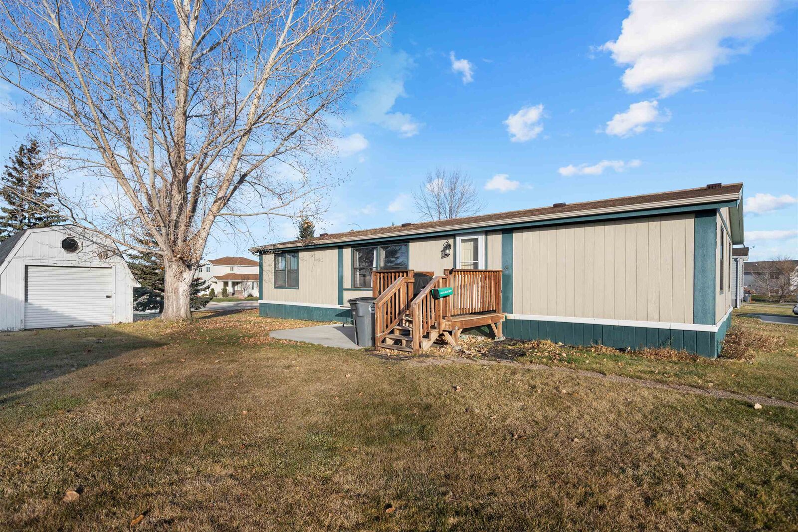 Property Photo: 800 31st Ave SE Lot 712 ND 58701-0000