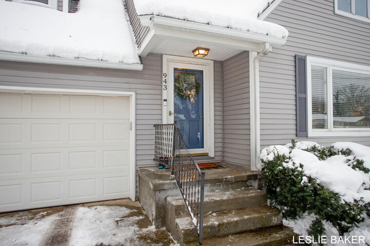 Property Photo:  943 College Avenue  MI 49423 
