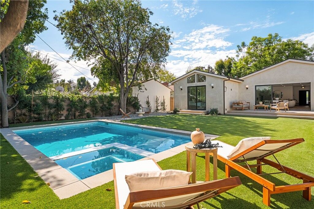 Property Photo:  5444 Morella Ave  CA 91607 