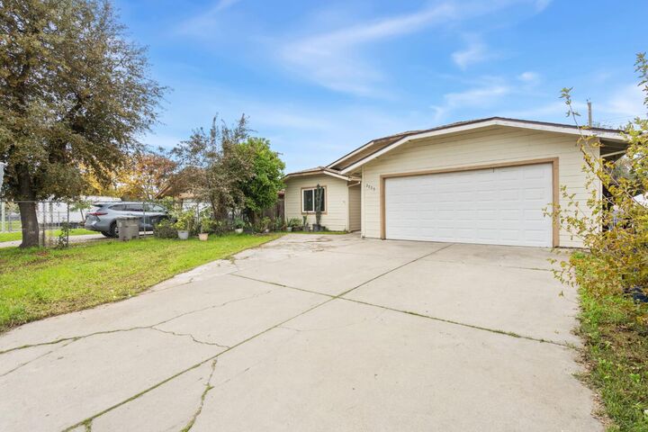 Property Photo:  3705 Haywood Street  CA 95838 