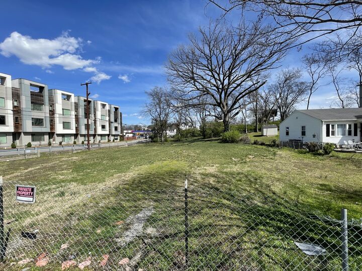 Property Photo: 128 Oceola Ave TN 37209