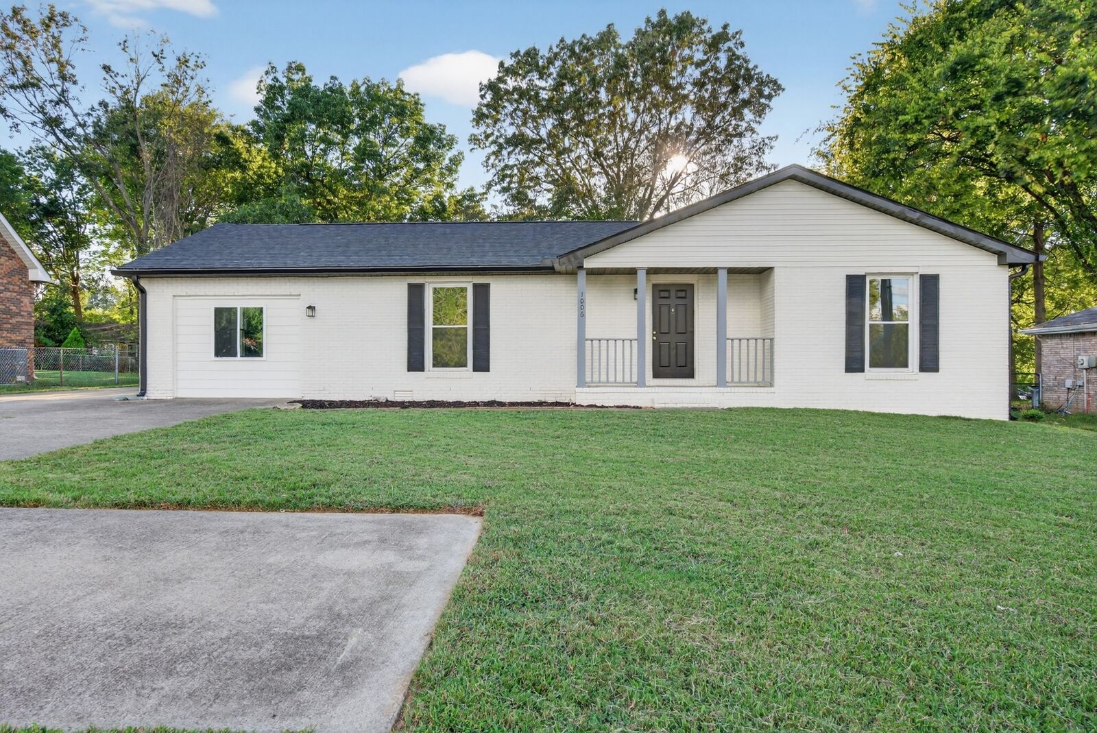 Property Photo:  1006 Peachers Mill Rd  TN 37042 