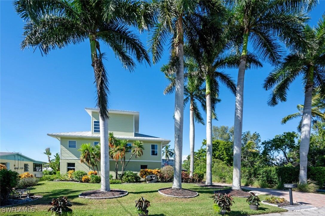 Property Photo:  3858 Riviera Circle  FL 34134 