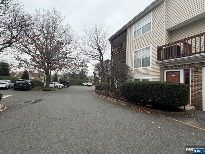 Property Photo:  247 Village Circle Drive  NJ 07024 