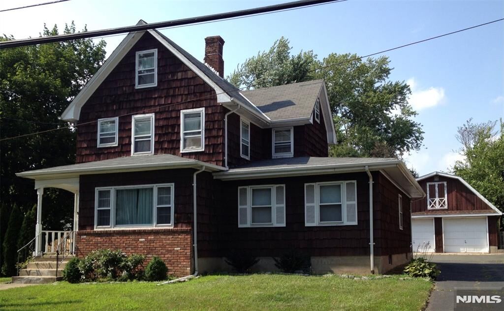 Property Photo:  34-1 Cross Avenue 1  NJ 07432 