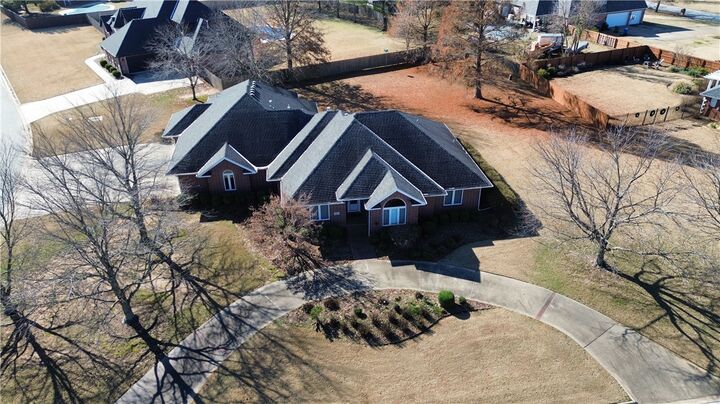 Property Photo: 2721 S Laurel Crossing Circle AR 72758