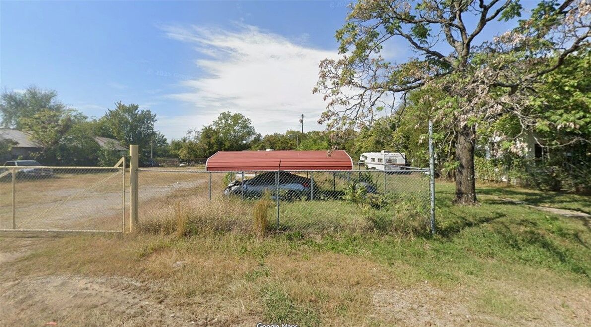 Property Photo:  1710 S 11th Street  AR 72901 