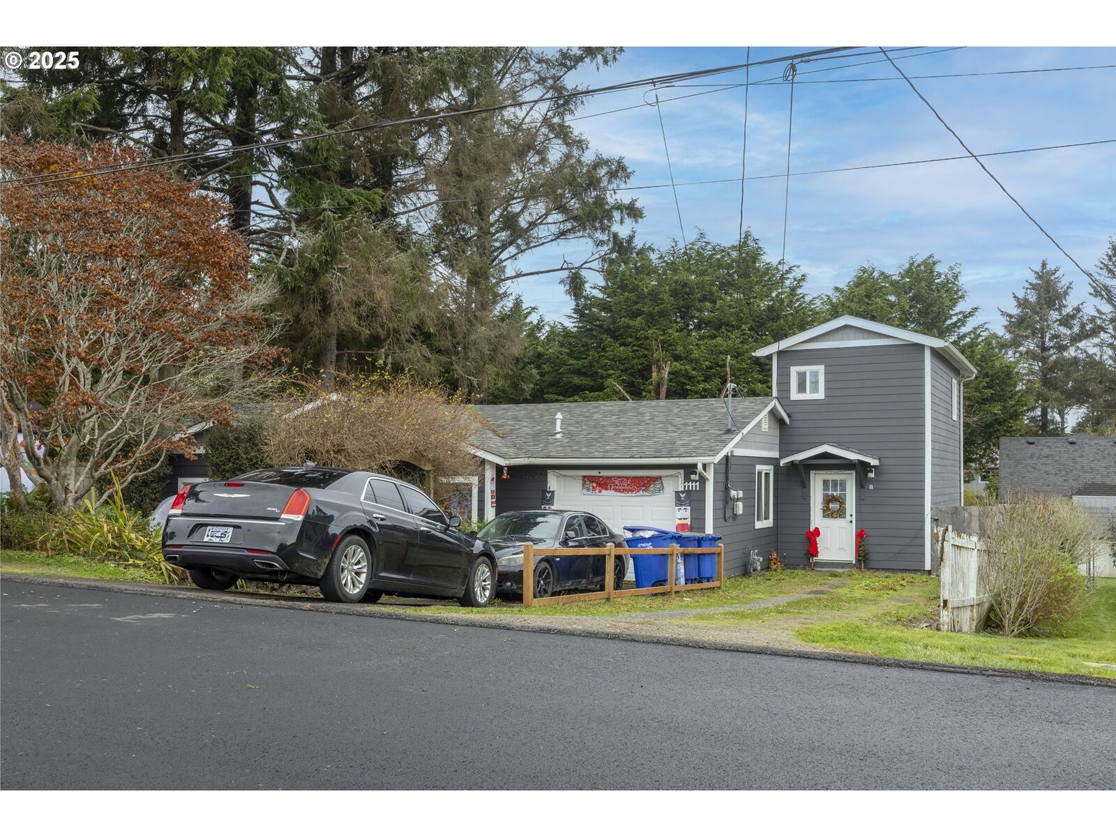 Property Photo: 1111 SW 13th St OR 97367