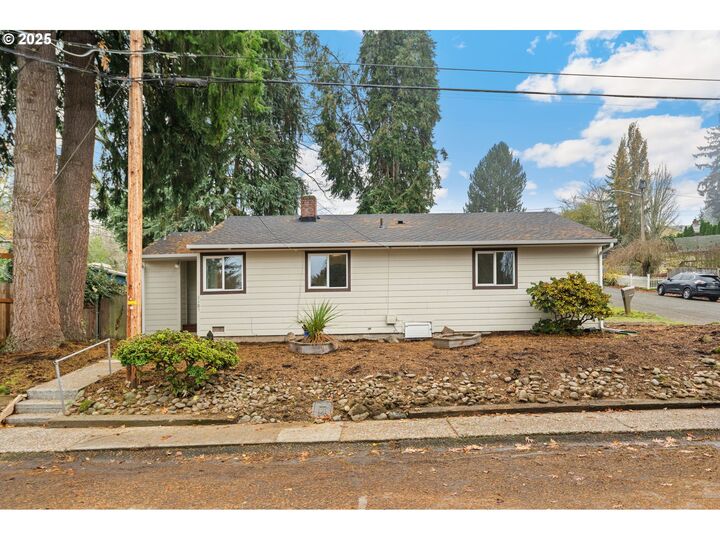 Property Photo:  4105 E 15th St  WA 98661 