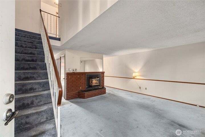 Property Photo: 32613 2nd Place S 213 WA 98003