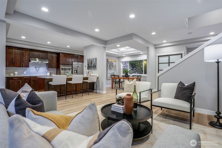 Property Photo:  5503 NE 58th Street  WA 98105 