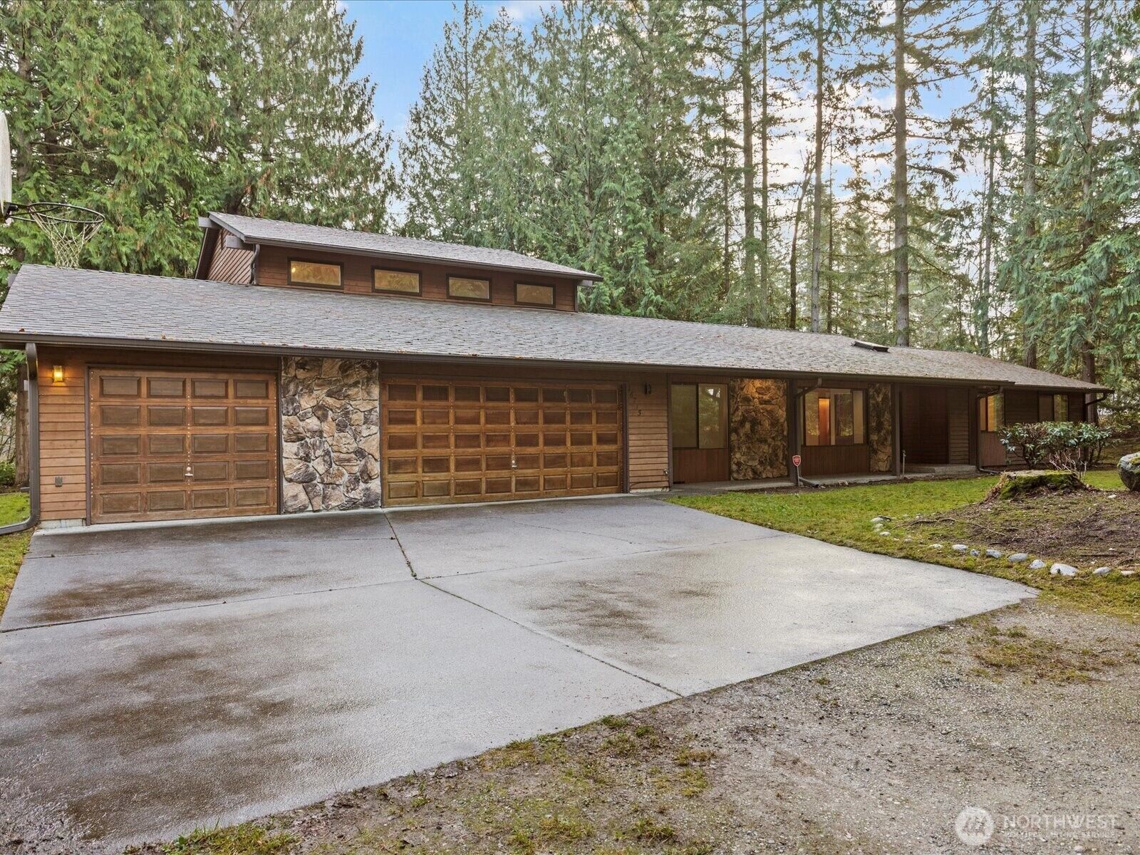 Property Photo: 16715 SE 235th Street WA 98042