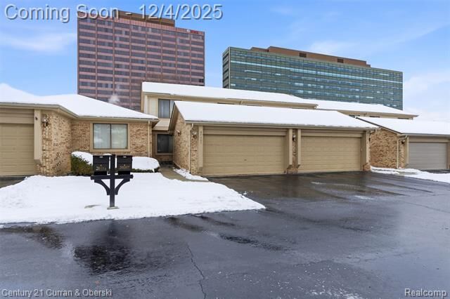 20207 Evergreen Meadows Road  Southfield MI 48076 photo