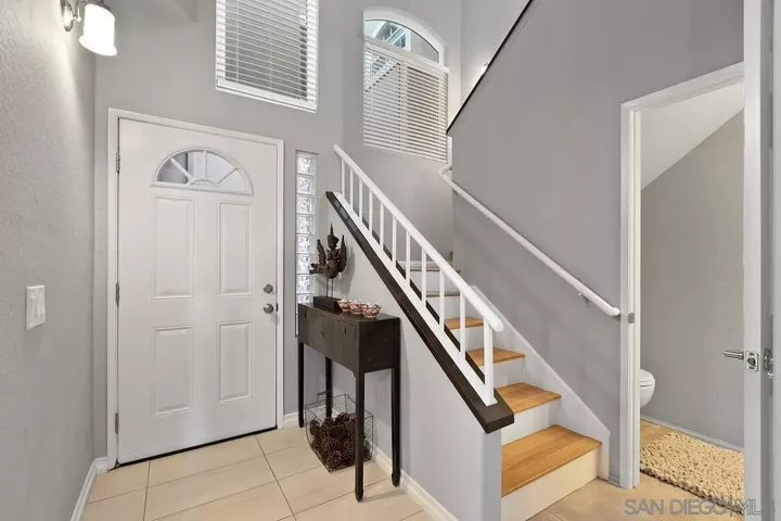 Property Photo: 7274 Shoreline Dr 118 CA 92122