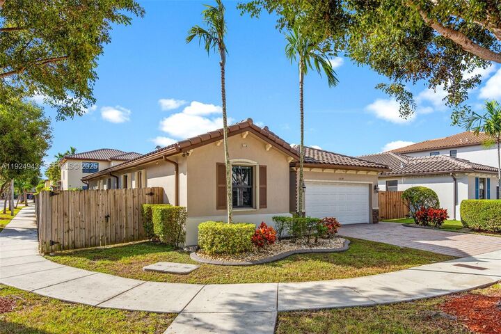 Property Photo: 15154 SW 118th St FL 33196