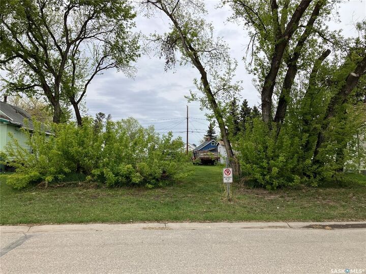 Property Photo:  405 8th Avenue W  SK S0E 1E0 