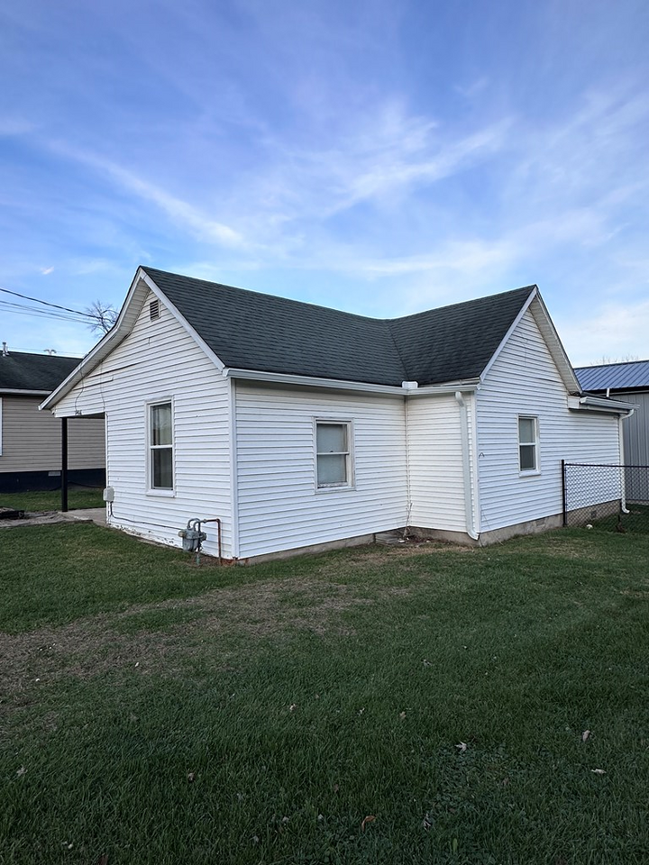 Property Photo: 1406 Connecticut Ave. OH 45692