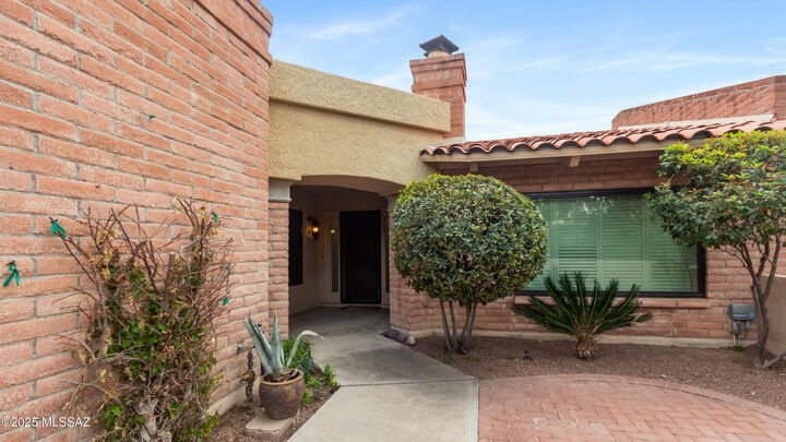 Property Photo:  7080 E Calle Tolosa  AZ 85750 