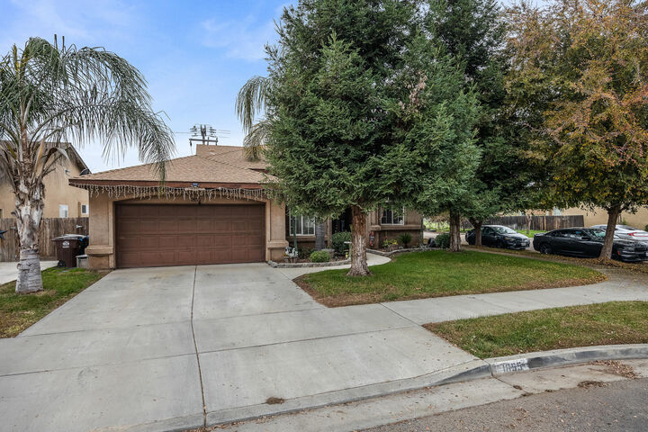 Property Photo:  1855 N Virginia Court  CA 93223 