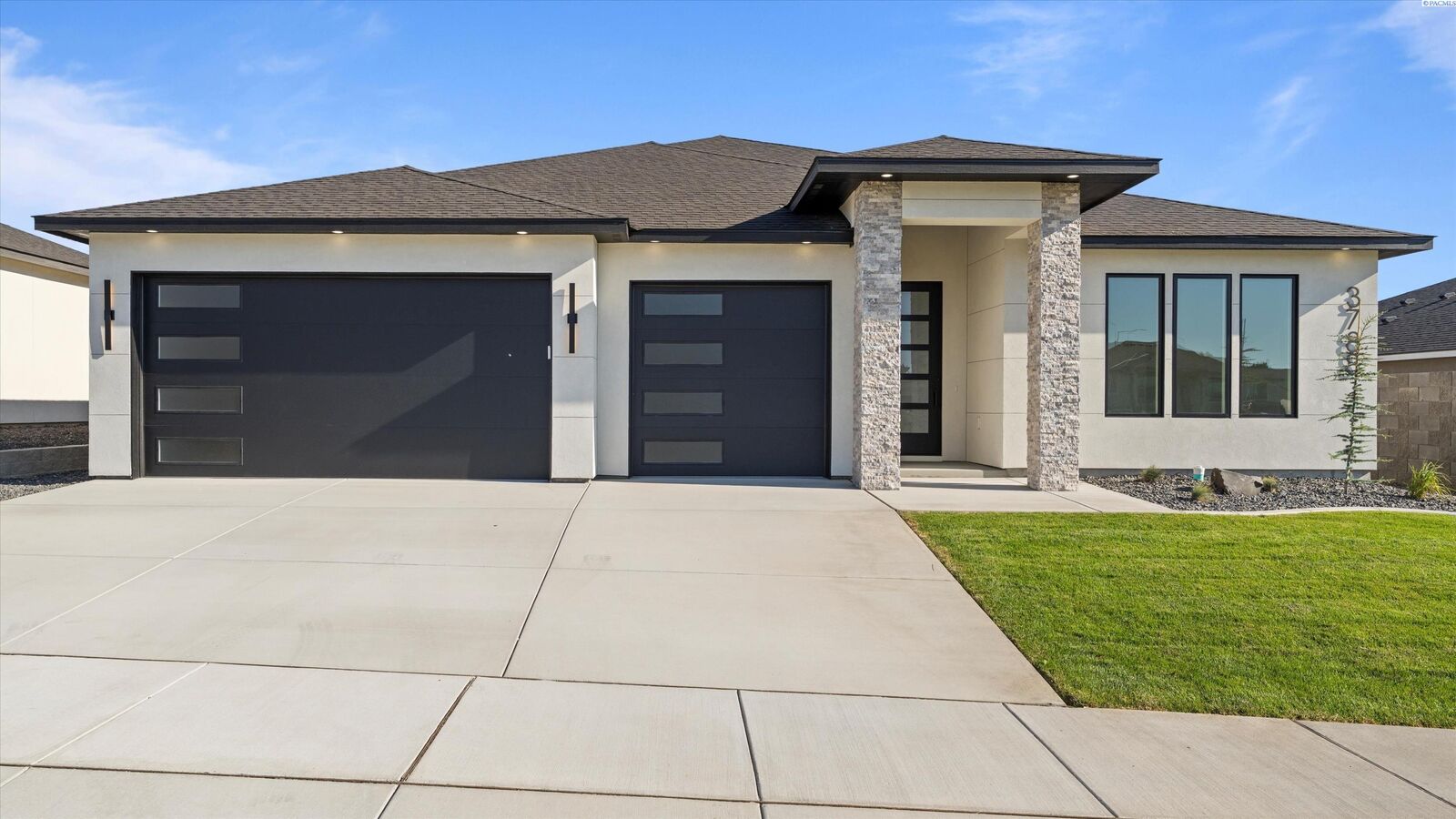 Property Photo:  3788 Scout Street  WA 99352 