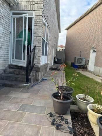 Property Photo: 29 James Edward Drive Basement ON L3S 1Z3