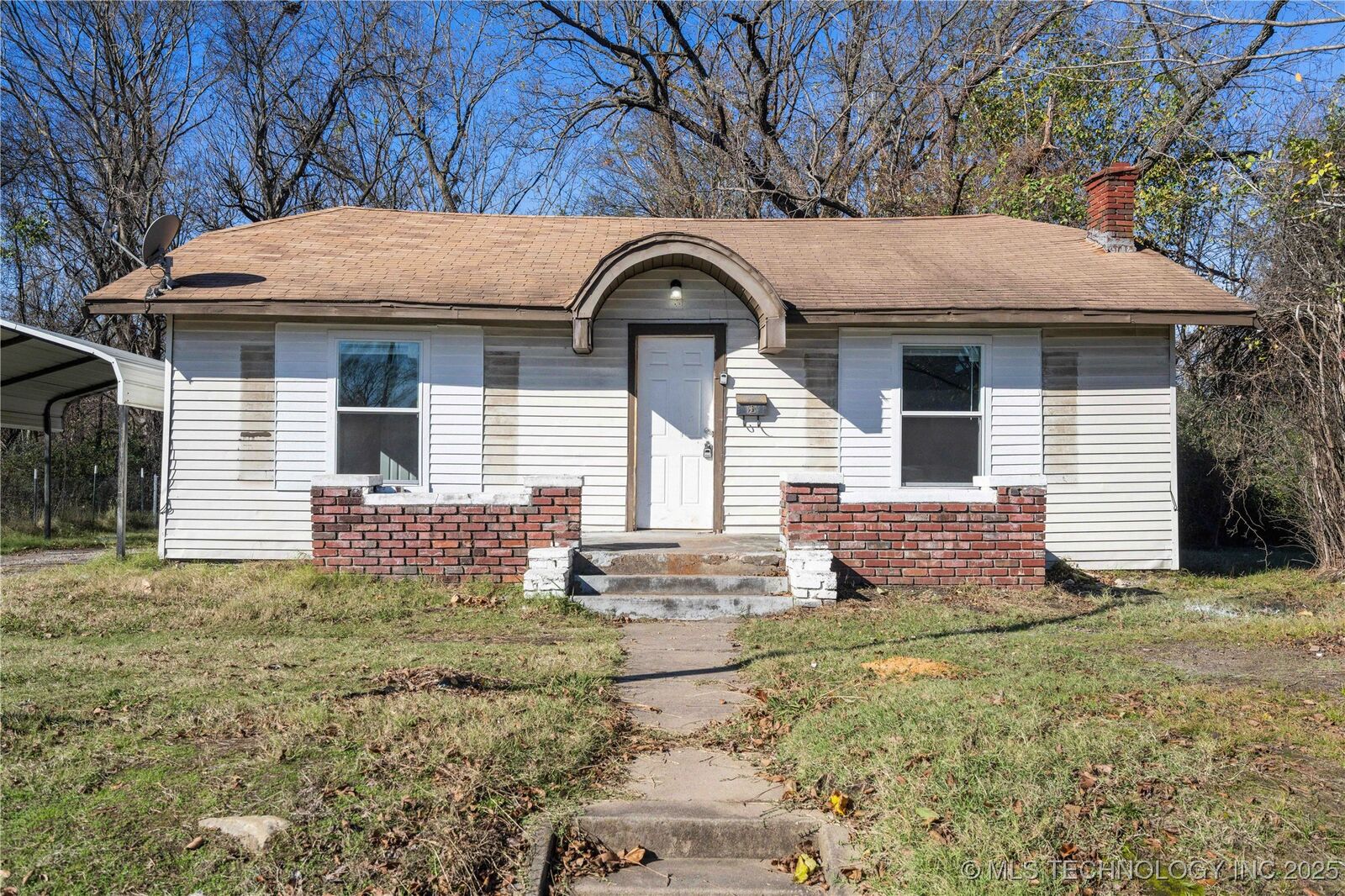 Property Photo: 521 S 7th Street OK 74401