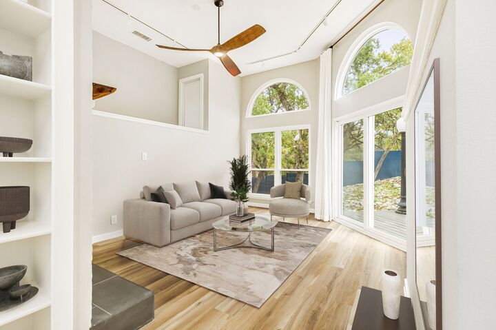 Property Photo:  304 Palos Verdes Drive  TX 78734 