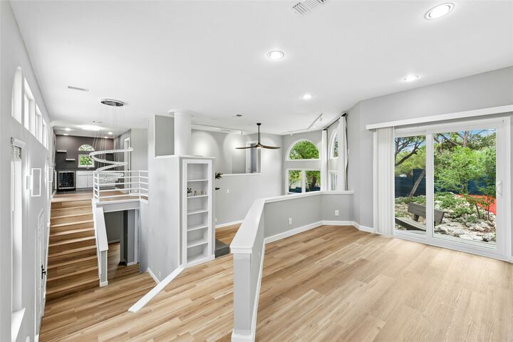 Property Photo:  304 Palos Verdes Drive  TX 78734 