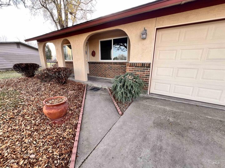 Property Photo:  9985 W. Canterbury Dr.  ID 83704 