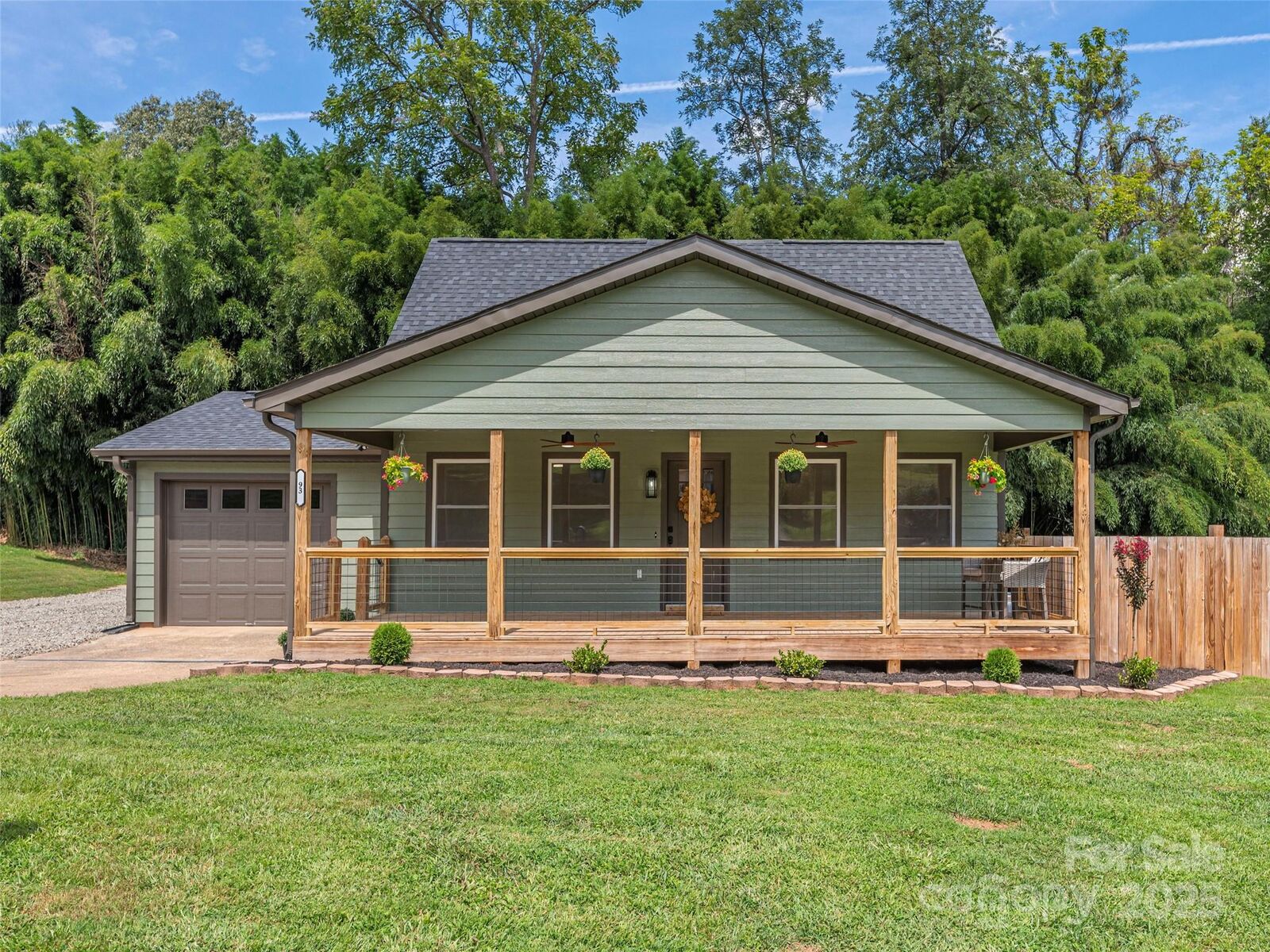 Property Photo: 93 Cresthaven Drive NC 28721