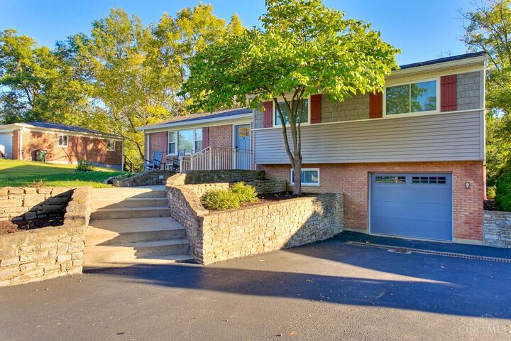 Property Photo:  5482 Country Lane  OH 45150 