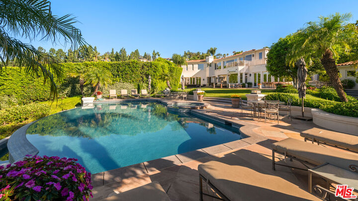 Property Photo: 14035 Aubrey Rd CA 90210