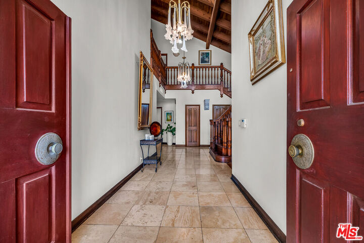 Property Photo:  6024 Woodland View Dr  CA 91367 