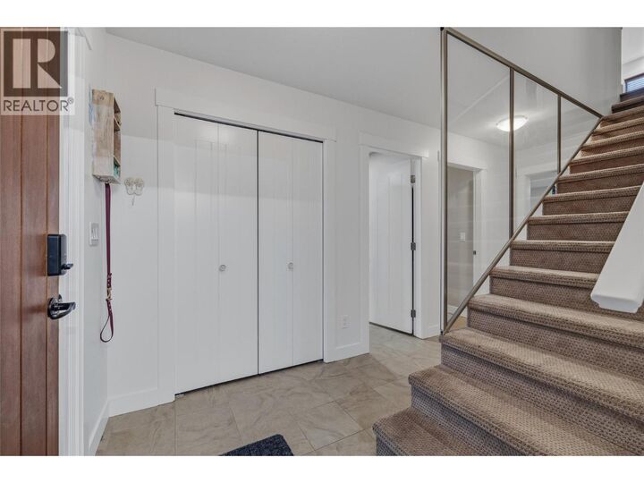 Property Photo:  976 Lawson Avenue  BC V1Y 6T1 