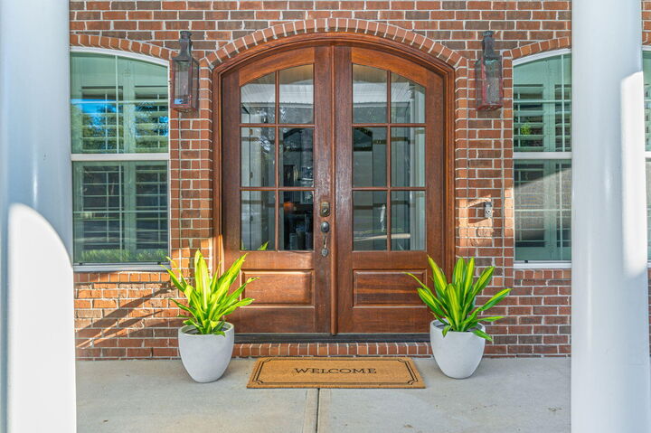 Property Photo:  16 Plantation Oaks Drive  FL 32569 