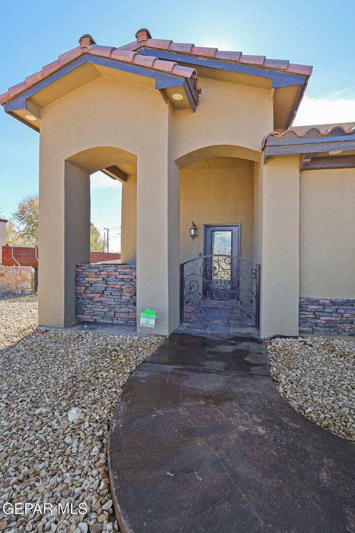 Property Photo: 1012 Maximo Drive TX 79932