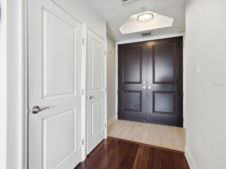 Property Photo: 1209 E Cumberland Avenue 1906 FL 33602