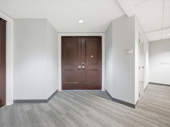 Property Photo:  1209 E Cumberland Avenue 1906  FL 33602 