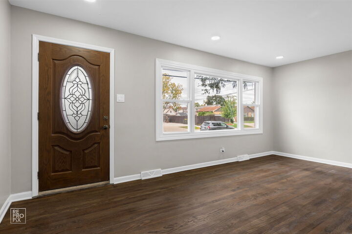 Property Photo: 10854 Lyman Avenue IL 60415