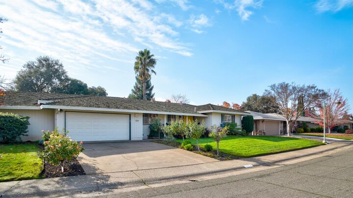 Property Photo:  6956 Los Cerros Drive  CA 95831 