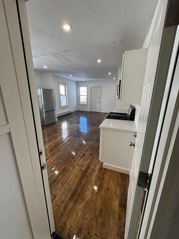 Property Photo:  213 Mechanic St 2  MA 01453 