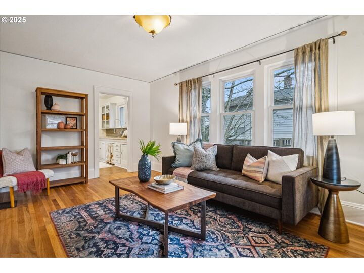 Property Photo: 2325 N Winchell St OR 97217