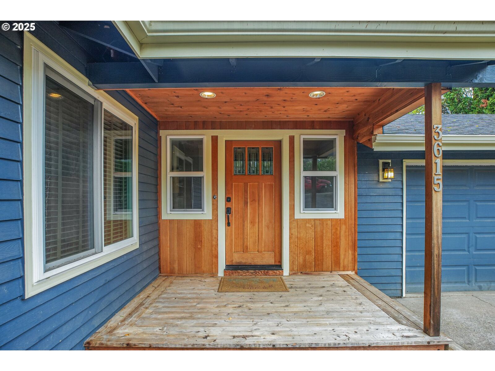 Property Photo:  3615 SW Huber St  OR 97219 