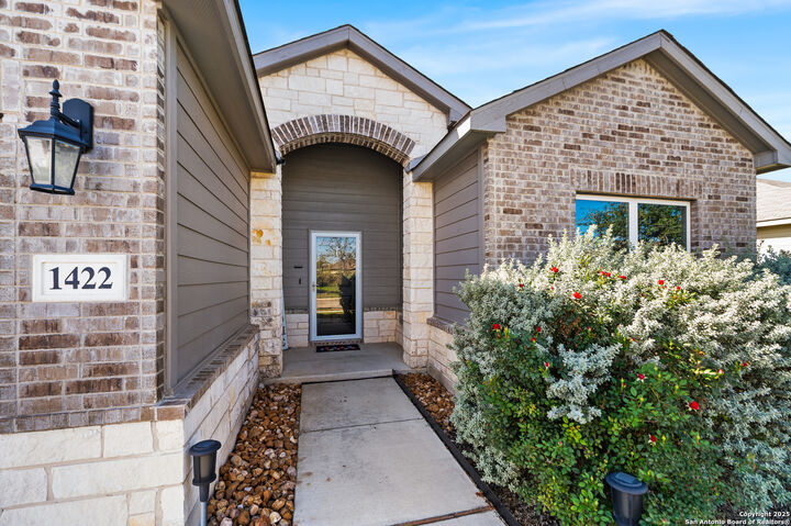 Property Photo:  1422 Tupelo  TX 78130 