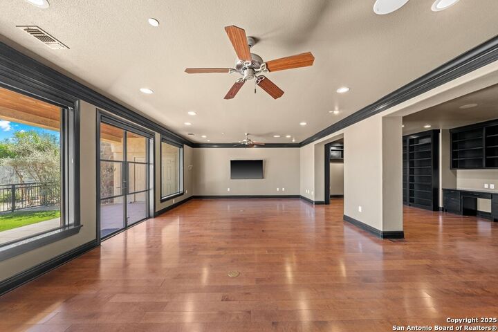 Property Photo: 521 Guadalupe Street 1101 TX 78028