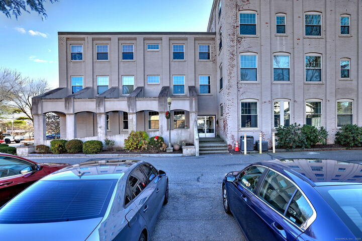 Property Photo: 146 High Street Apt 207 CT 06460