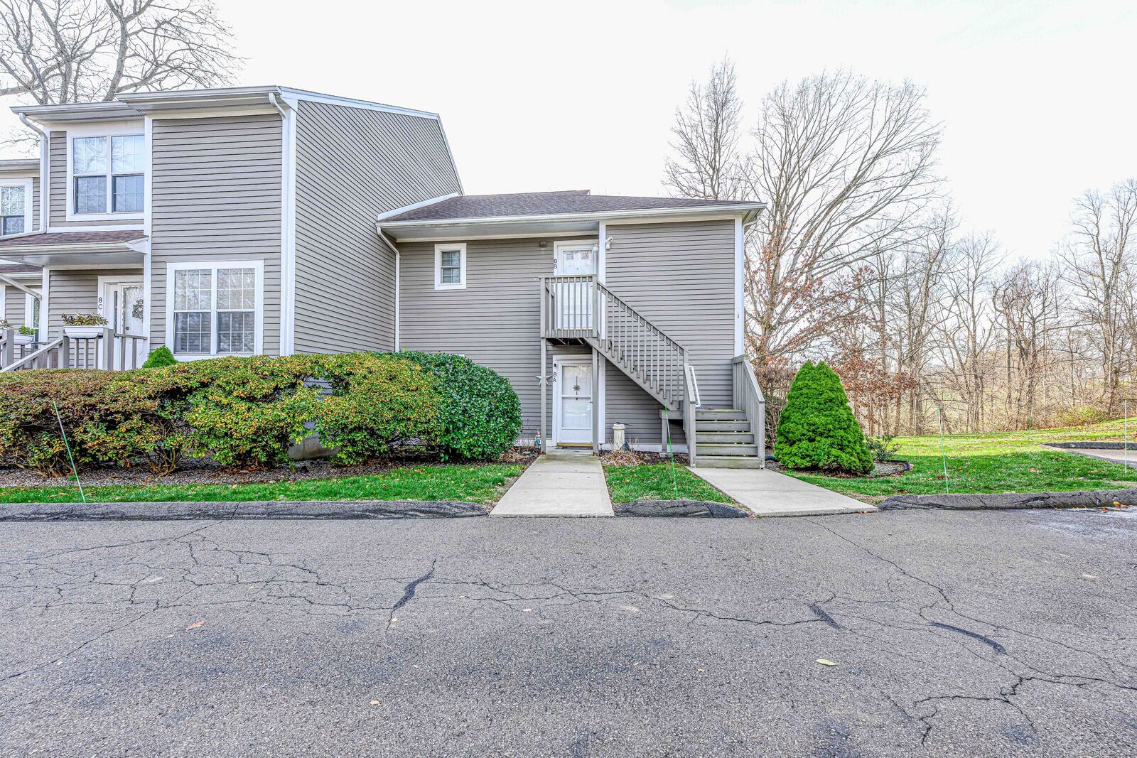 Property Photo:  53 Brushy Plain Road Apt 8B  CT 06405 